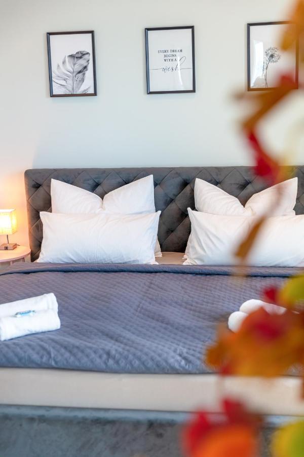 Cabana - Theview - Terrasse - Waterfront - Kostenloser Parkplatz - Wifi Oldenburg Luaran gambar