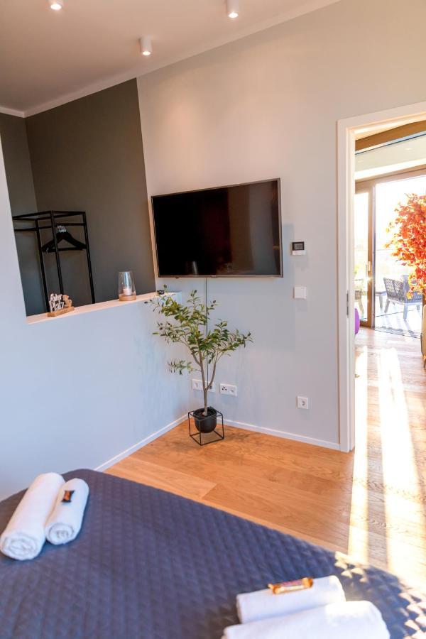 Cabana - Theview - Terrasse - Waterfront - Kostenloser Parkplatz - Wifi Oldenburg Luaran gambar